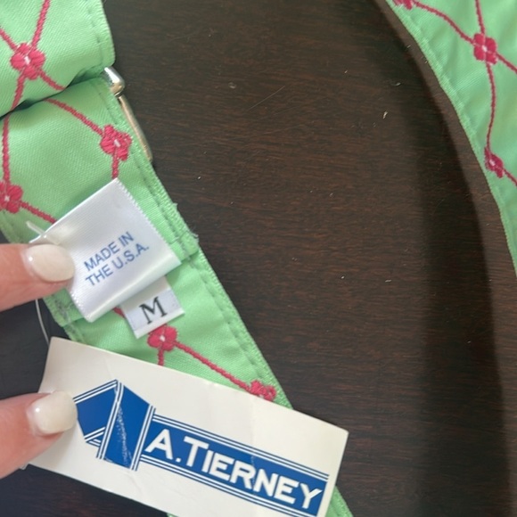 A. Tierney NWT Womens Fabric Belt Mint Green w/Hot Pink Embroidery Sz Medium - Picture 5 of 5
